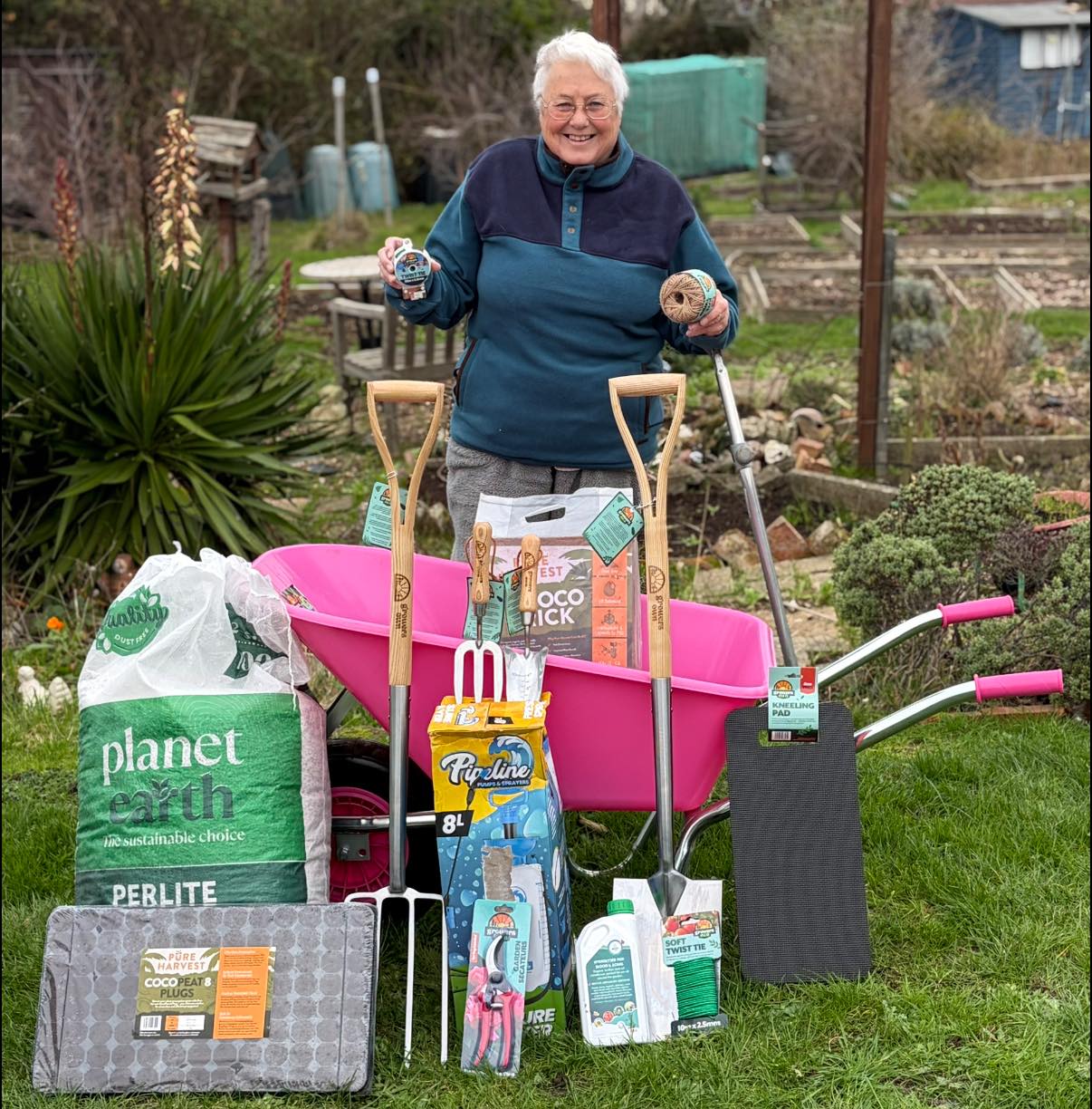 🎉 Congratulations Alison – Our Ultimate Gardening Bundle Winner! 🌿